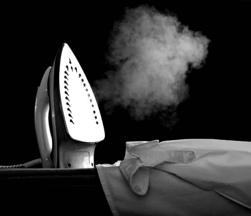 How to Clean an Iron